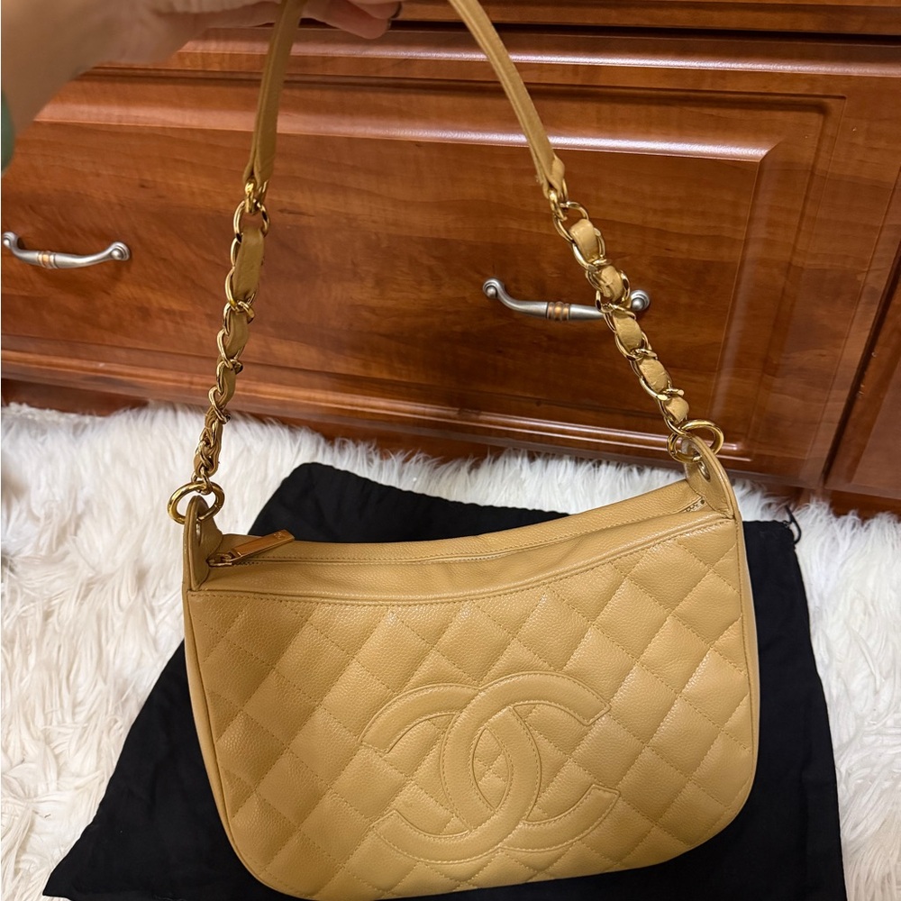 Chanel Beige Quilted Shoulder Bag - Picture 10 of 10